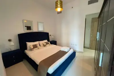 Image de Appartement une chambre à coucher avec vue sur la ville