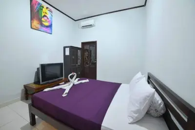 Image de Chambre privée à Balinese House, Poppies Lane, Legian, Kuta, près de la plage (Snth)