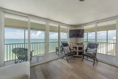 Image de Penthouse au Dernier Étage Direct Front de Mer 2b 2b Madeira Beach - Location 30 jours - 1004 Shores of Madeira