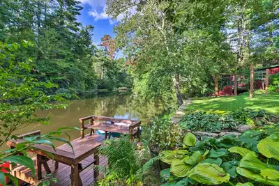 Image de Nouveau! Highlands Home avec quai pour bateaux sur le lac Mirror!
