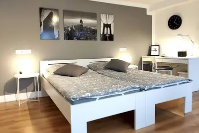 Image de Appartement confortable avec Wi-Fi dans un endroit calme!