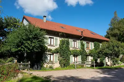 Image de Maison:11 personnes + 2bébés, sauna, filet catamaran, cabane, cheminée, nature