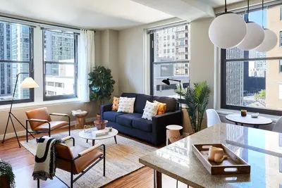 Image de Stylish 4 Bedroom / 4 bath in the Loop | Sleeps 12 | Roof Deck