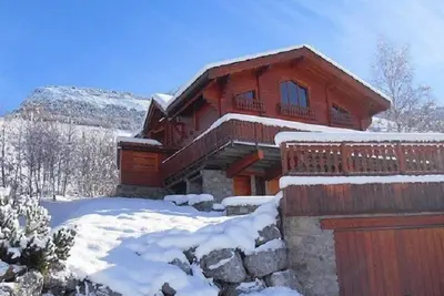 Image de Chalet de ski Rustique + Bain à Remous Privé + Local à Skis Chauffé | Ski à Les Deux Alpes