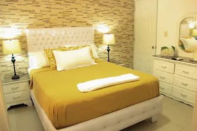Image de Nouveau 3br Apt entièrement équipé - dt - 2 minutes de la plage