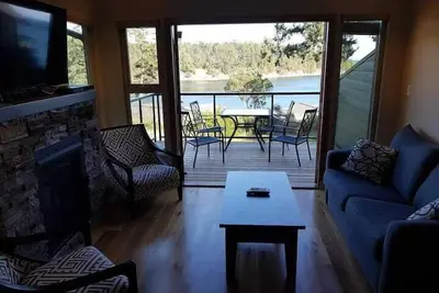 Image de Mayne Island Resort - Waterview Villas Deux chambre Ă coucher