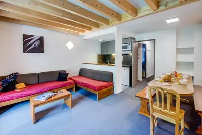 Image de 20m des commerces, balcon, parking, télévision, casier à ski, 55m², Peyragudes
