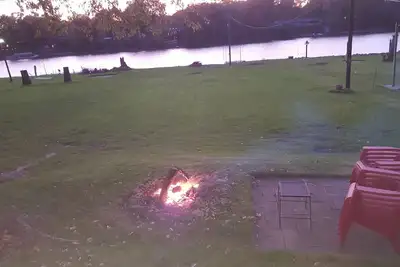 Image de Escapade paisible au chalet pour 6 personnes sur la pittoresque rivière Rock dans la région de Rockford