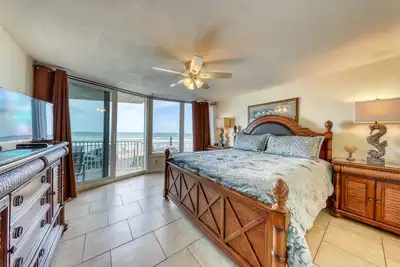 Image de Condo Front de L'océan à Quelques pas de la Plage, les Animaux de Compagnie, Avec Piscine Chauffée Partagée
