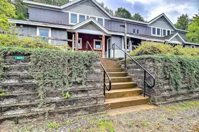 Image de Nouveau! Cozy Condo w / Patio, marcher jusqu'Ă Burke Mountain!