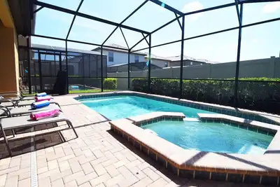 Image de Nouveau stylé 5 lit / 5. 5 salles de bain piscine à la maison, salle de jeux, station, Disney seulement 8 miles!