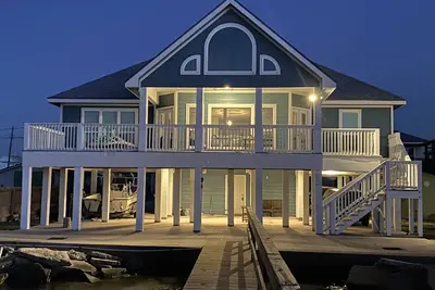 Image de Immaculée 4 Br, 2 1/2 Ba Accueil, Waterfront, idéal pour les familles