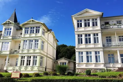 Image de Villas sur la plage \"forêt et lac\" au bord de la mer et balcon au sud - appartement de 4 pièces avec balcon et Wi-Fi