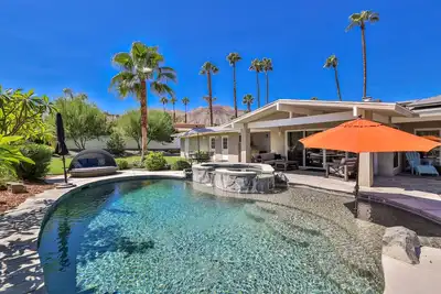 Image de Desert Dream Home! Super emplacement South Palm Desert! Votre propre oasis privée!