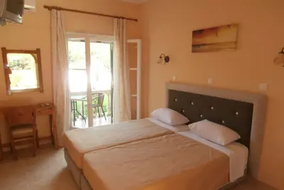 Image de Studio deux lits avec piscine
