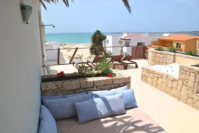 Image de Bel appartement à 50 mètres de la mer!