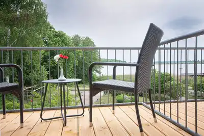 Image de Appartement avec balcon et vue sur le lac