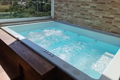 Image de Appartement vue mer, jacuzzi, terrasse Bbq. 4-A.