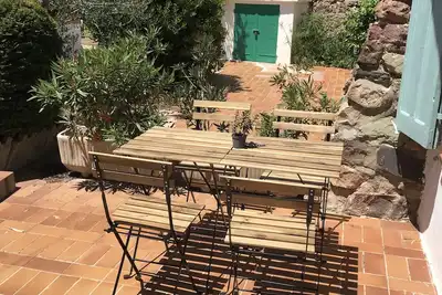 Image de Maisonette F2 40m2 centre historique Fréjus, climatisée, calme, terrasse, bbq