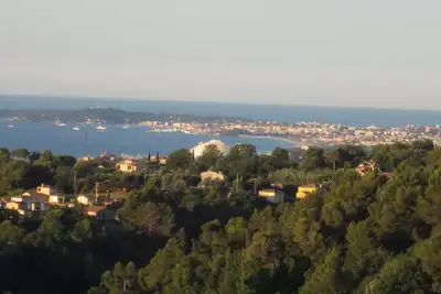 Image de Belle villa dans village provençal - Très belle vue mer