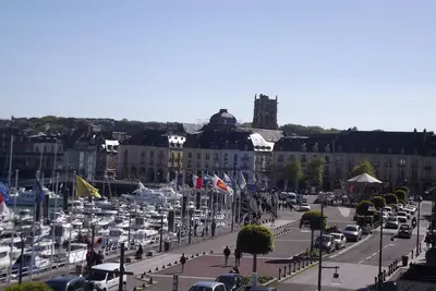Image de vue imprenable sur le port