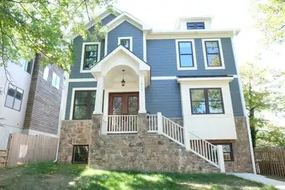 Image de Maison neuve de luxe à quelques minutes de Washington Dc
