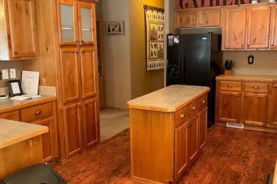 Image de Cabine avec bain à remous, garage pour 2 voitures et ponton privé sur le lac!