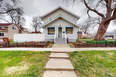 Image de Juste Liste - Downtown Lake Cottage