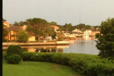 Image de Magnifique condo en front de mer avec vue sur le golfe.