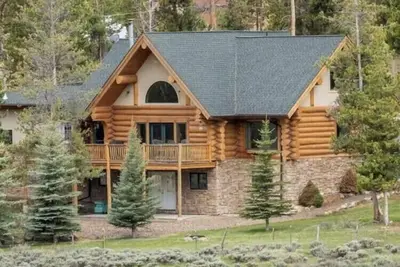 Image de Nouvelle Liste! ! ! Amazing 5 Bdr 3 Cabane en rondins de bain à proximité des lacs, rivière et Rmnp