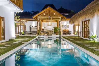 Image de 2 centre de villas connectées de Seminyak / Obreroi