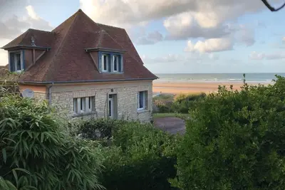 Image de Omaha Beach -Les Hortensias - Vue Sur Mer (Pieds dans l'eau)