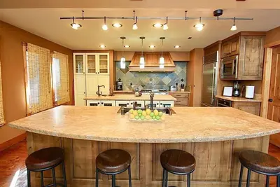 Image de Stonegate # 3 Luxury Private Home, spa personnel et garage 2 voitures!