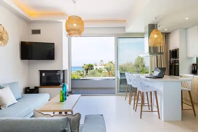 Image de Adelhome - Vue sur la mer et Ă distance de marche de la plage!