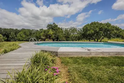Image de Belle maison de vacances très calme avec piscine privée et belle vue
