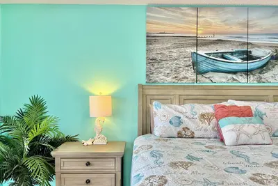 Image de Seulement des pas sur le sable! - 2 Br, 2 1/2 Bath- Ecoutez L'Ocean Tout Lors De Votre Sommeil