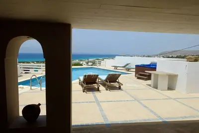 Image de Kamari Villa-M: amazing views! ! with private swimming pool & outdoor spa-Jacuzzi