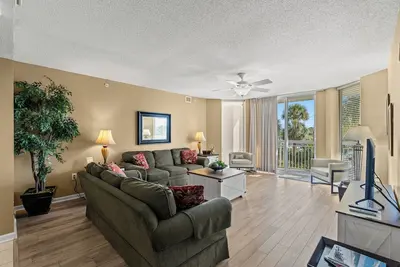 Image de Magnifique condo dans l'un des endroits les plus désirés de Barefoot Golf Resort!