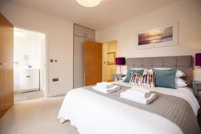 Image de King Edward Apartments 5 - Appartement moderne et spacieux de luxe à 5 minutes du château