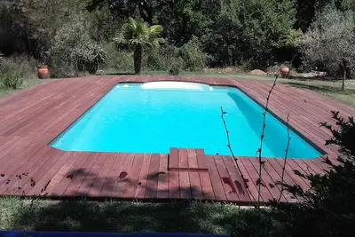 Image de T2 50m² (4 couchages)  + piscine sur domaine de 8600 m², proche Aix en Provence