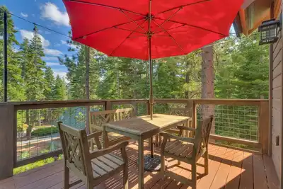 Image de Nouveau - Bluebird - Mountain Modern Luxury 4br with Hot Tub & Pool Table