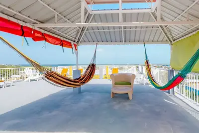 Image de Appartement confortable à quelques pas de la plage, vues du toit - à pied de la ville