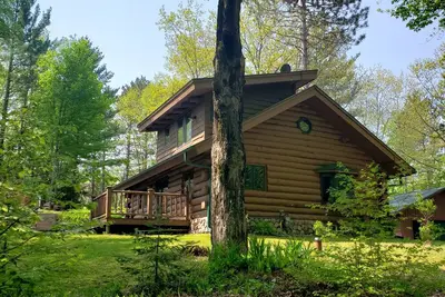 Image de Retraite de cabane en rondins dans la région de Summit Lake