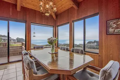 Image de Spacieuse maison Sea Ranch avec une vue magnifique sur l'océan