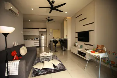 Image de Condo de luxe 1 chambre. 1 à 7 personnes, 3 lits, 1 canapé-lit, 1 salle de bain, salon