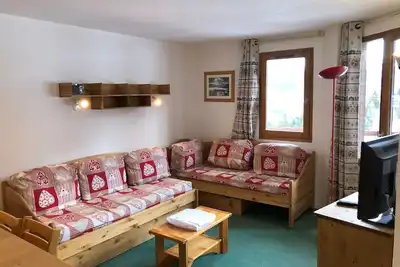 Image de **Appartement T3 skis aux pieds avec balcon, parking et ski-casier, idéal pour skieurs! **