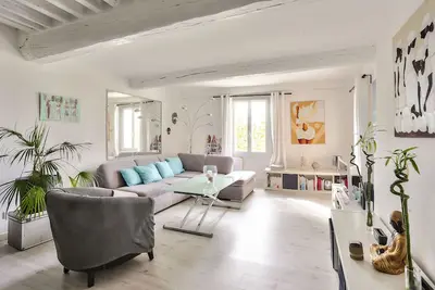 Appartement dans le centre historique de Frejus avec vue mer. <br><br><br>