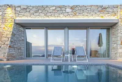 Image de Offre Early Bird: Villa8 avec coucher de soleil, 2 chambres à coucher, Sivota, avec piscine et vue sur la mer