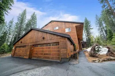 Image de Il est temps pour Truckee! Condo d'été et de ski à Tahoe-Donner
