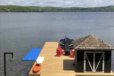 Magnifique Peninsula Lake Cottage de luxe toute l'année avec soleil toute la journée!
